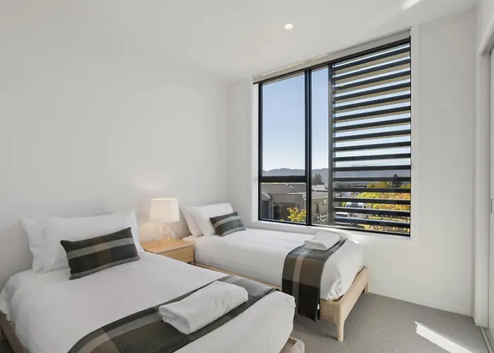 Alpine Luxury Northlake Holiday home