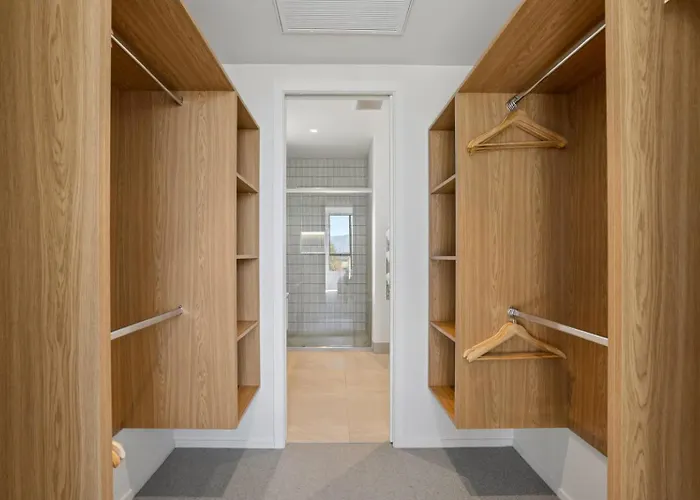 Alpine Luxury Northlake Holiday home